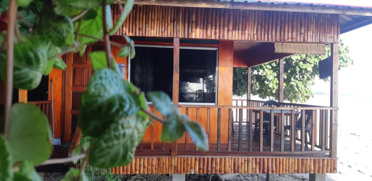 Tajau Laut Guesthouse Kudat Exterior photo
